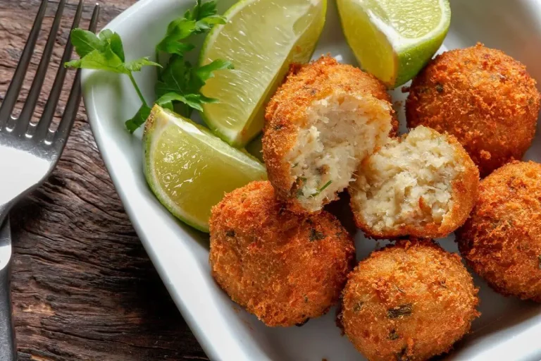 Sabor de Boteco: Bolinhos de Bacalhau Crocantes para Acompanhar a Gelada Perfeita